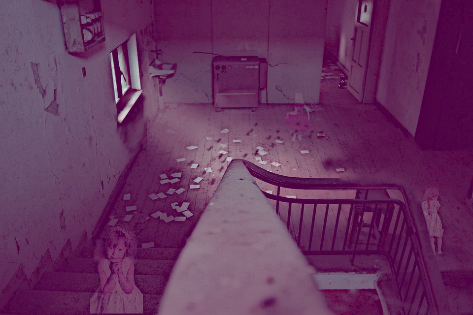 Signs of a ghost haunting include strange sights, sounds, scents and sensations.